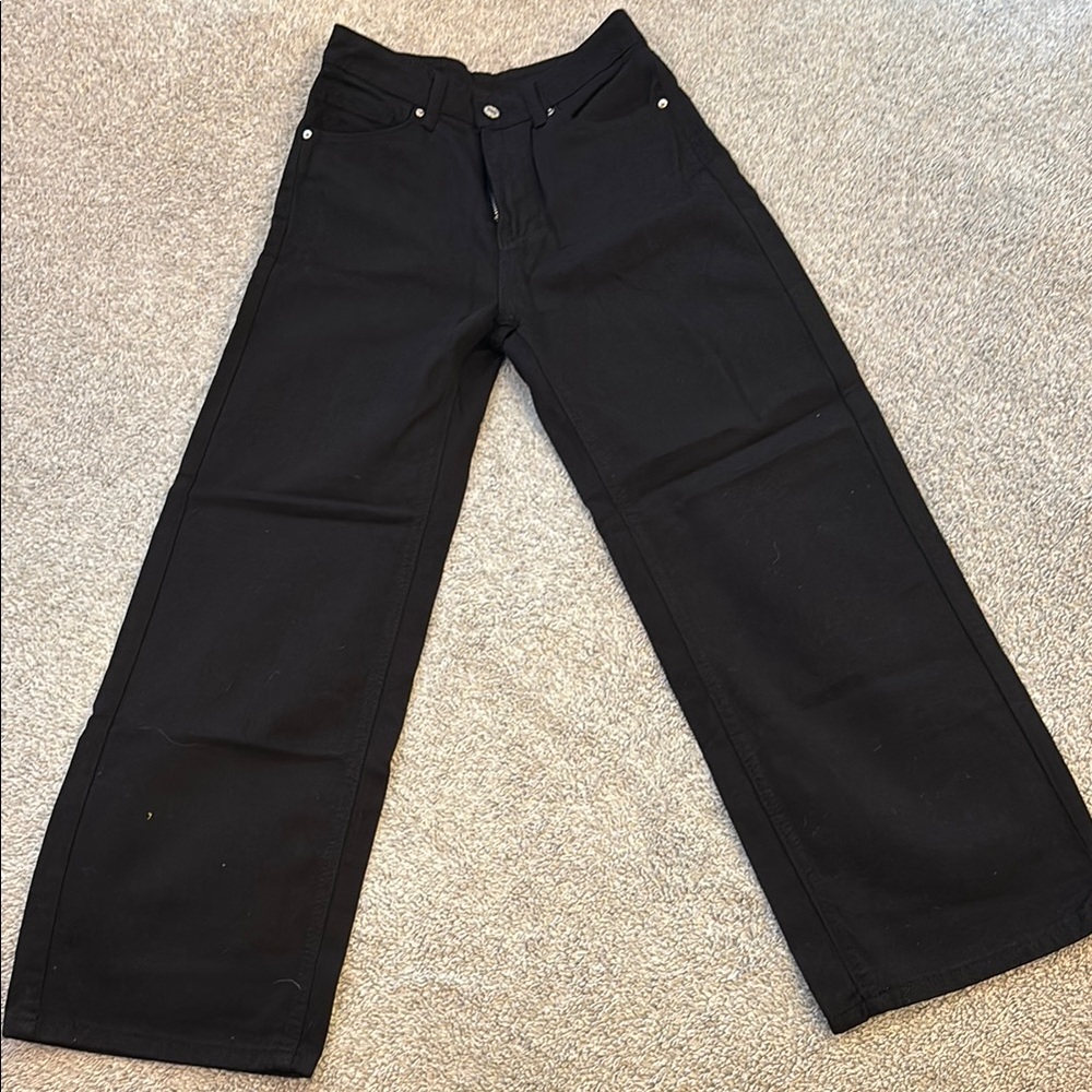 Black Wide-Leg Jeans